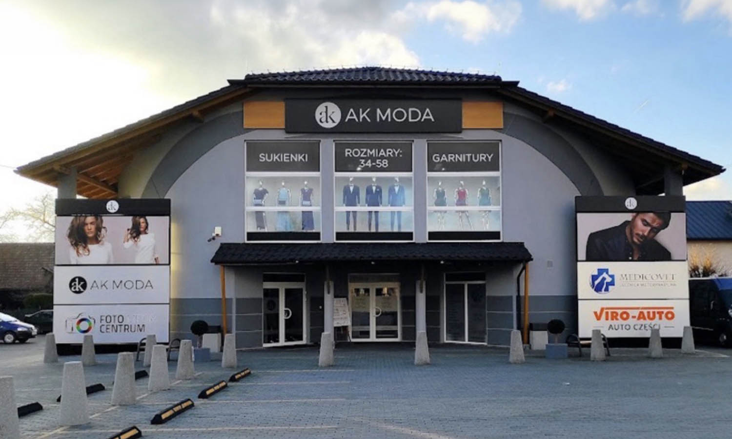 Sklep z sukienkami na studniówkę AK Moda w Kętach
